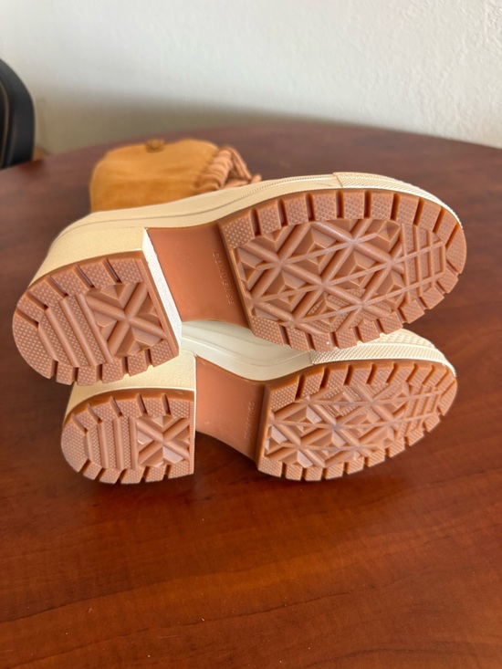 Converse women’s lace up delux heel high platform size 5 women’s new with tags - Picture 3 of 4